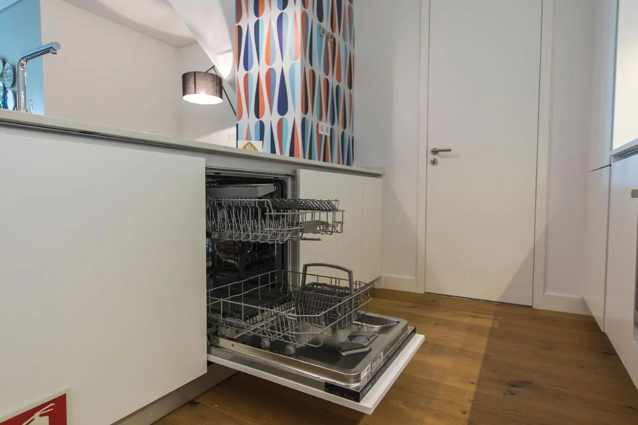 ליסבון Lovelystay - Modern And Colourful Flat In The Heart Of Graca דירה