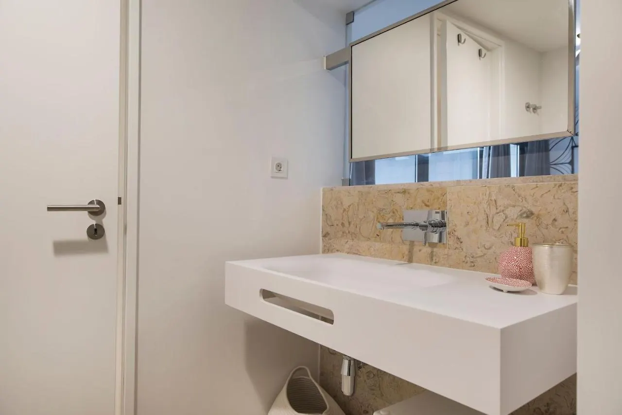 ליסבון Lovelystay - Modern And Colourful Flat In The Heart Of Graca פורטוגל