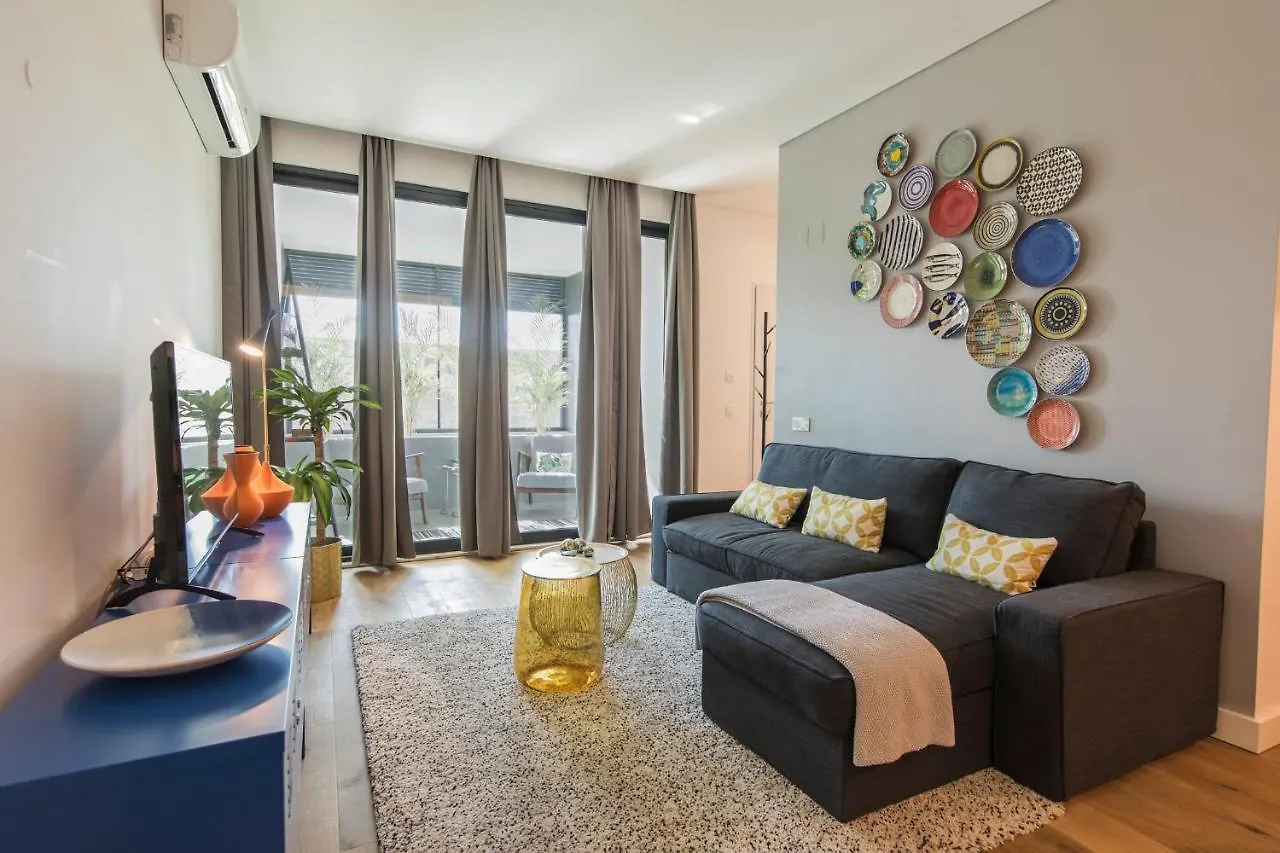 ליסבון Lovelystay - Modern And Colourful Flat In The Heart Of Graca