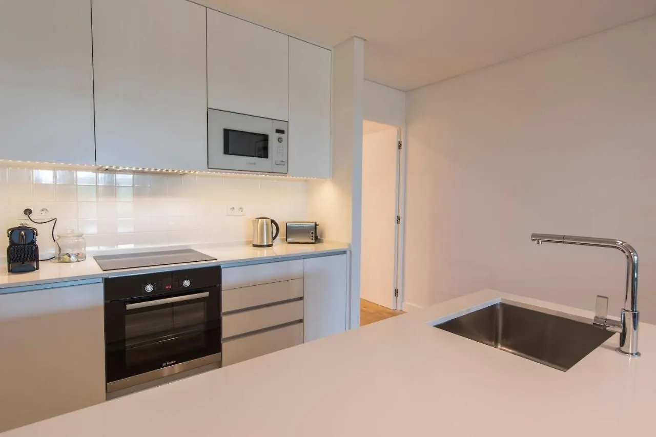 ליסבון Lovelystay - Modern And Colourful Flat In The Heart Of Graca דירה