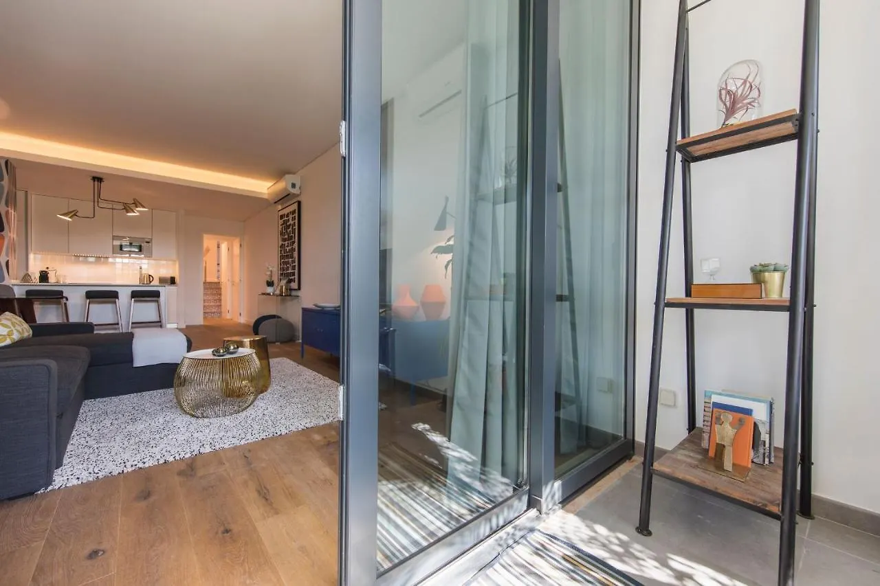 ליסבון Lovelystay - Modern And Colourful Flat In The Heart Of Graca פורטוגל