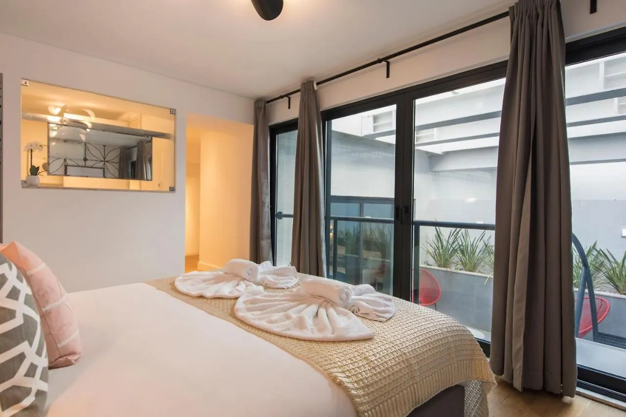 Lovelystay - Modern And Colourful Flat In The Heart Of Graca Lisbon Apartment