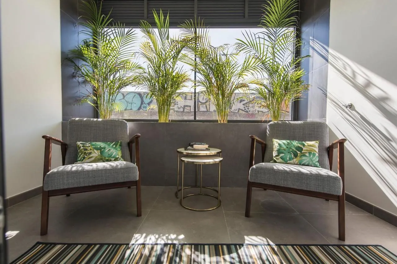 Lovelystay - Modern And Colourful Flat In The Heart Of Graca Lisbon 0*,