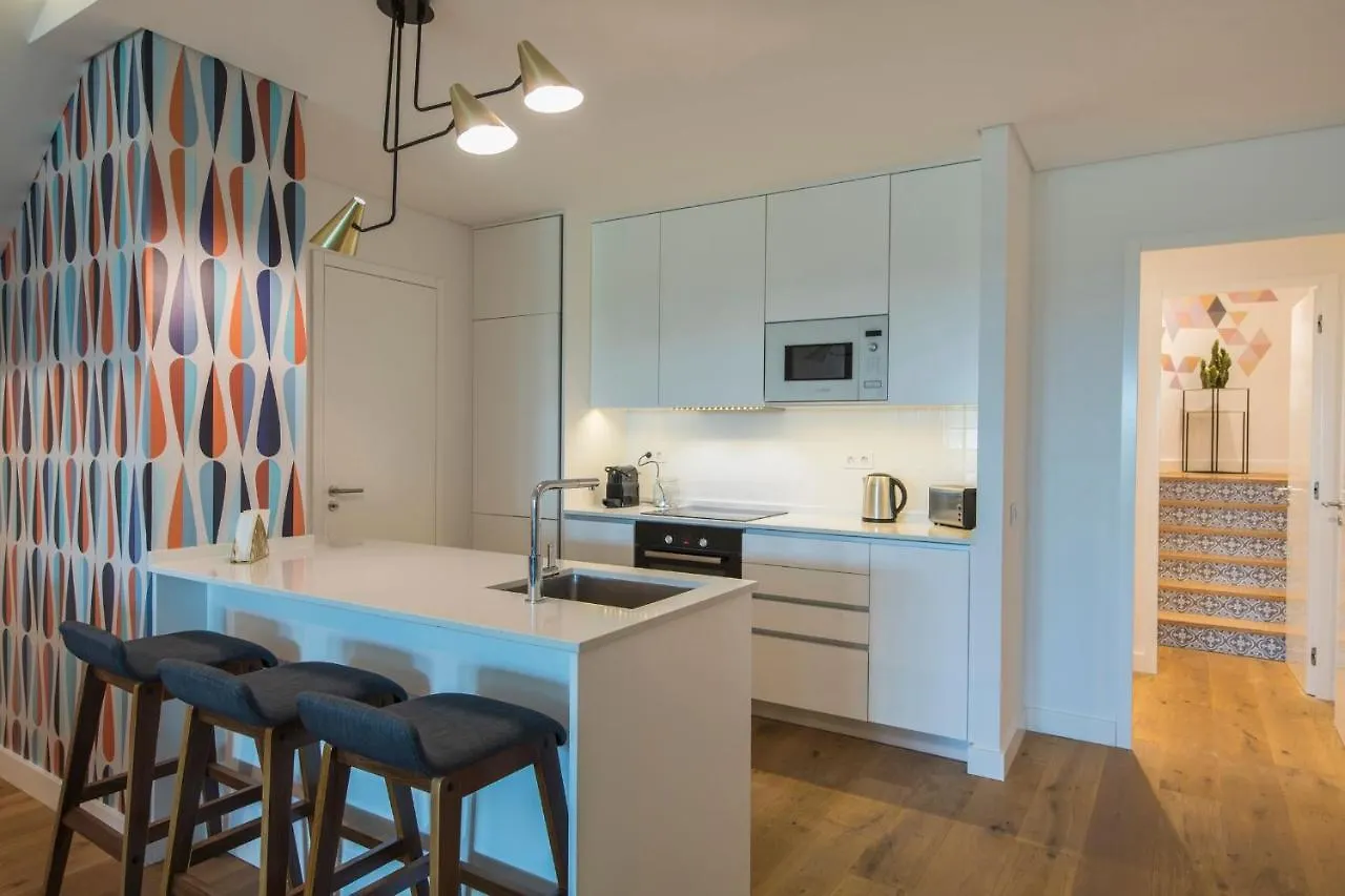 Apartment Lovelystay - Modern And Colourful Flat In The Heart Of Graca Lisbon