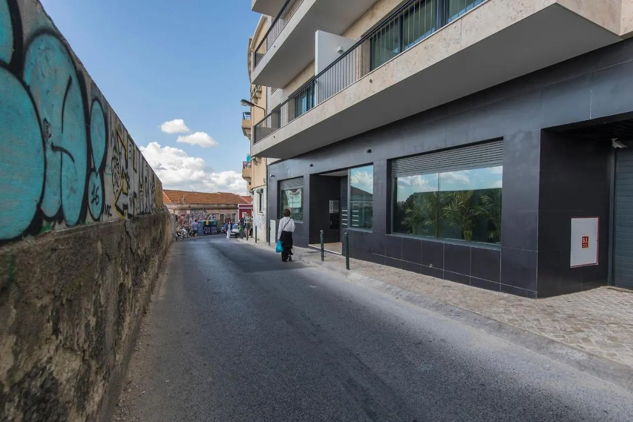 Lovelystay - Modern And Colourful Flat In The Heart Of Graca Lisbon 0*,