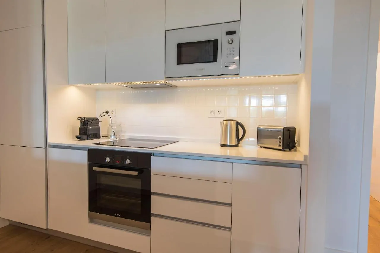 Lovelystay - Modern And Colourful Flat In The Heart Of Graca Lisbon Apartment